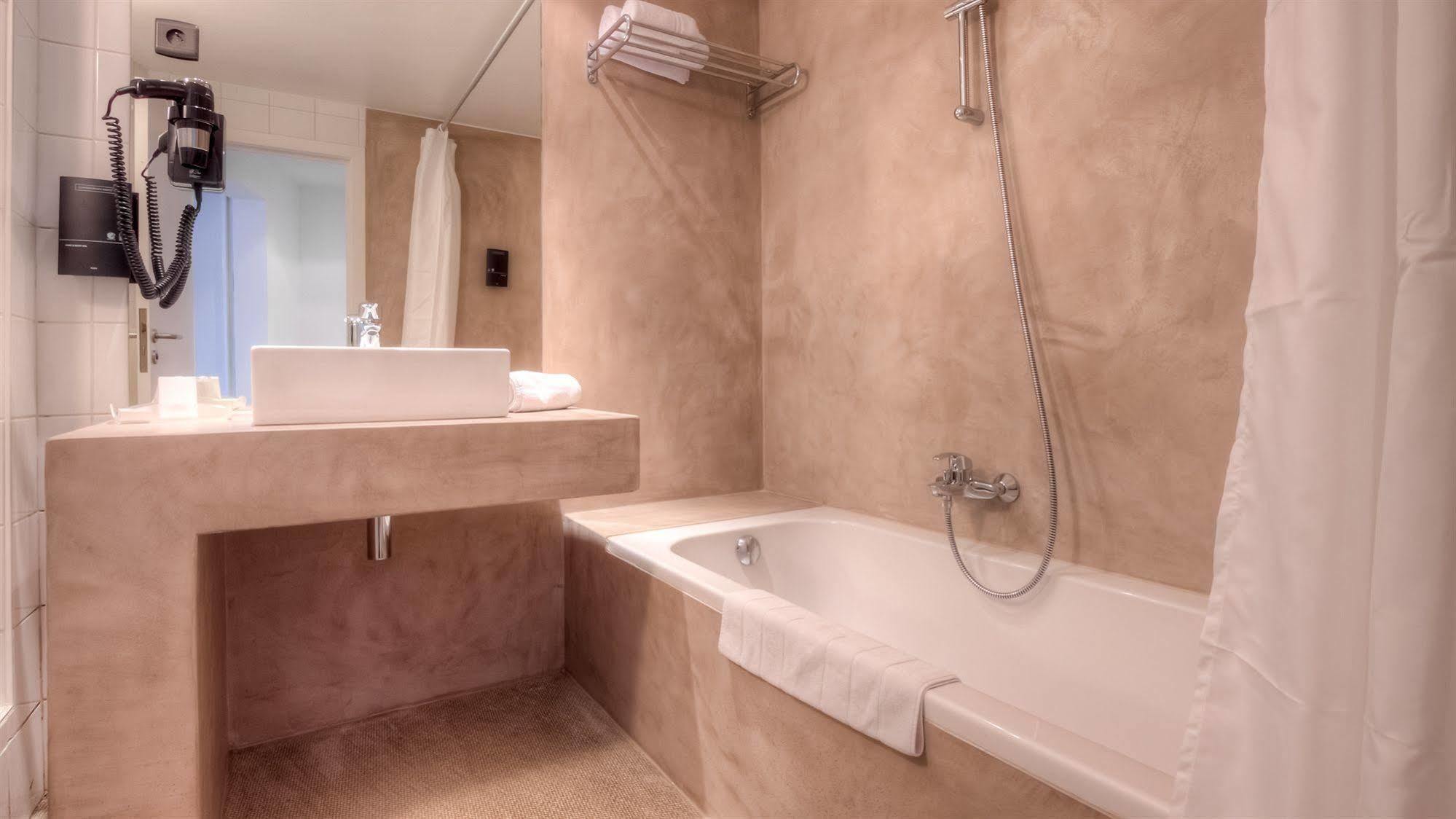 Hotel St James Mons Dış mekan fotoğraf