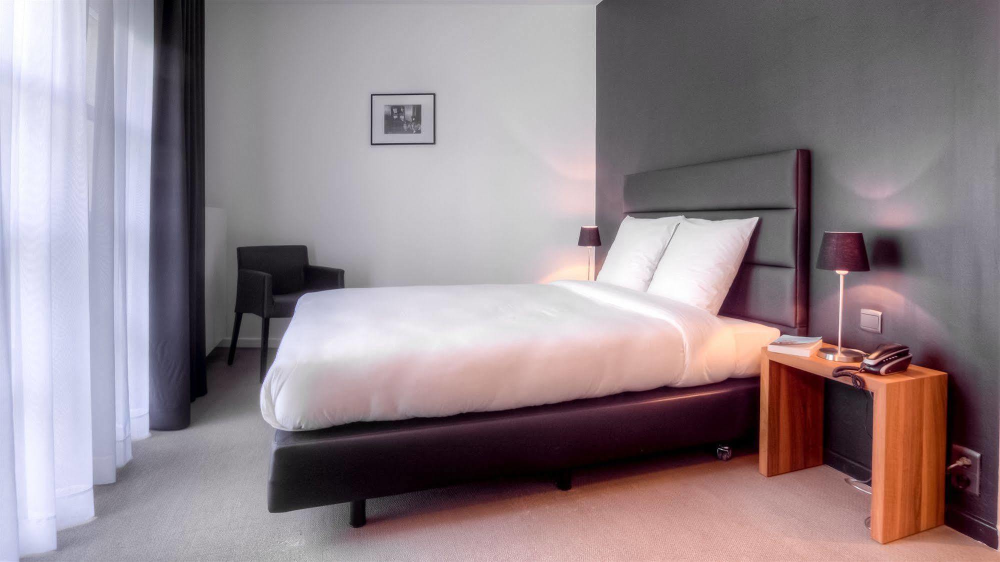 Hotel St James Mons Dış mekan fotoğraf